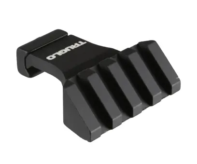 Boční zvedací Picatinny montáž v úhlu 45° umožňuje snadný a rychlý přechod na alternativní optiku. Ideální pro montáž světel či laserů bez blokování optiky. Montáž na Picatinny nebo Weaver lištu.