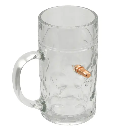 Originelles Bierglas mit einem Geschoss vom Kaliber .50 mit der Illusion eines "Durchschusses". Das Glas Bullet Last Man Standing "der letzte Stehende" gibt den Worten "Gehen wir schießen" ganz neue Bedeutung.