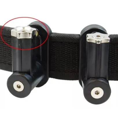 Mocny 5 mm magnes do uchwytu DAA Moon Clip na 6-nabojowe bębenki. Pewne trzymanie także słabiej magnetycznych stalowych moon clipów. Doceniany w wymagających zawodach.