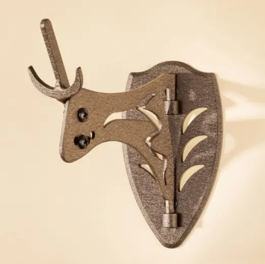 Little Hooker (Small + Medium Trophy) – Brown Adjustable steel mount with brown powder coating for elegant trophy display. Suitable for small to medium trophies (deer, mouflon, antelope).