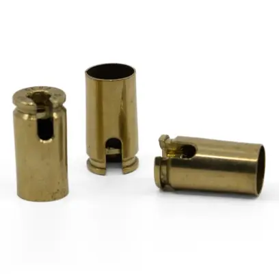 Hold Down Die & Swage Setter – .223 Remington Umožňuje přesné nastavení swageru nebo hold-down matrice tak, aby nedocházelo k nadměrnému namáhání shellplate ani dalších částí lisu. Vyrobeno z reálných nábojnic. 3 ks v balení.