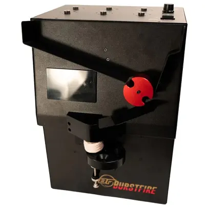 BURSTFIRE 2-in-1 – Induction Annealer & Case Prep Center Riscaldatore a induzione automatico con 6 stazioni di preparazione dei bossoli. Funzionamento senza fiamma, alimentatore automatico di bossoli e velocità di ricottura di circa 3 secondi per bossolo. Adatto per una vasta gamma di calibri.
