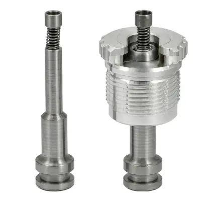 Univerzální zápalkovač na přebíjecí lisy s rychloupínací vložkou Breech Lock a lis LEE APP.