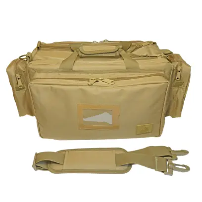 Torba strzelecka IPSC – piasek Poręczna torba na broń, której można używać zarówno podczas treningów, jak i zawodów strzeleckich (zwłaszcza IPSC).